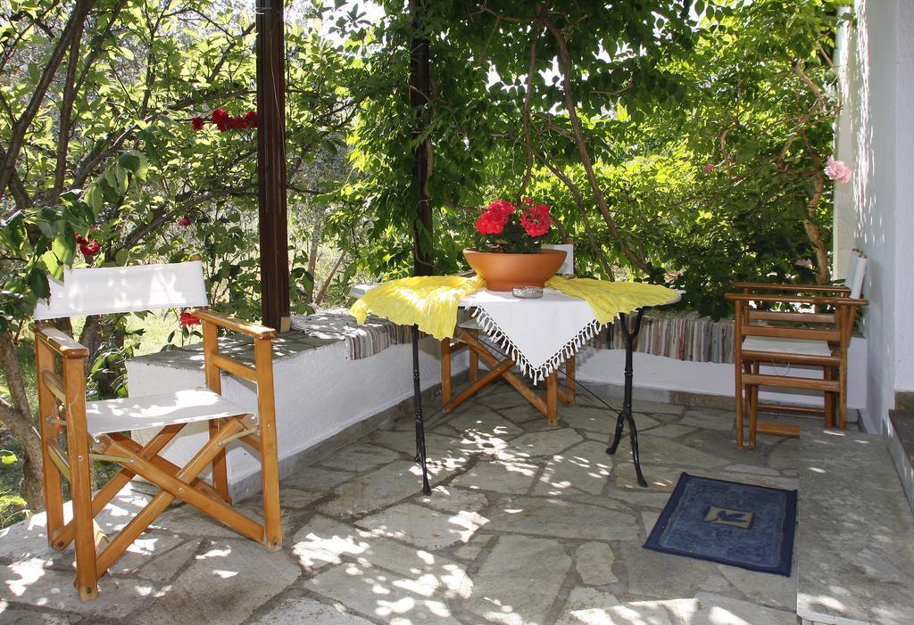 Artemis Bungalows Стафилос Екстериор снимка