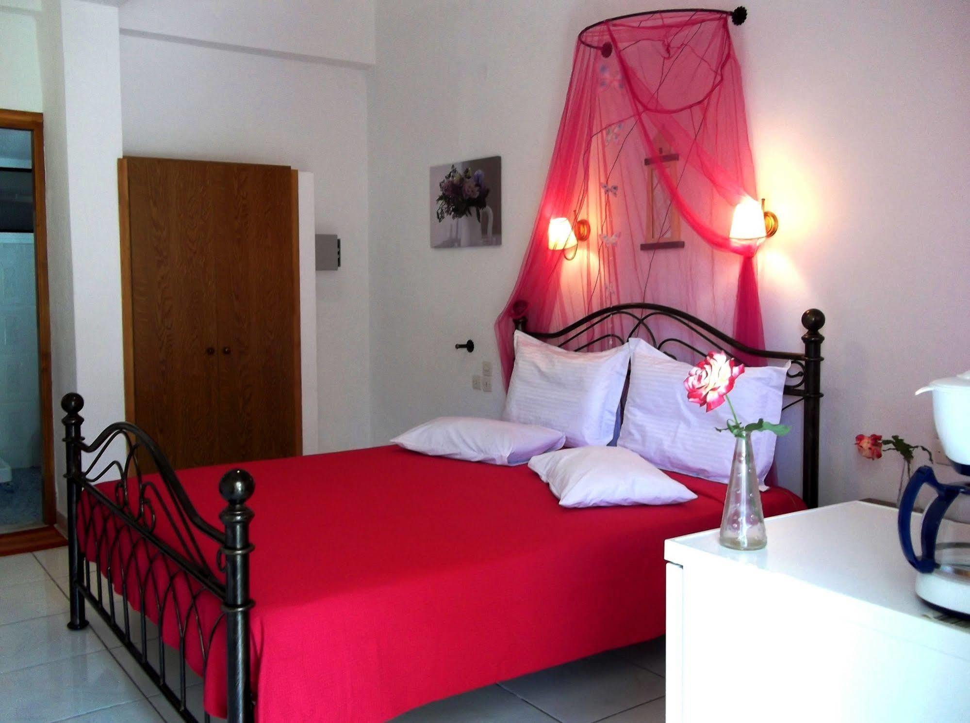 Artemis Bungalows Стафилос Екстериор снимка