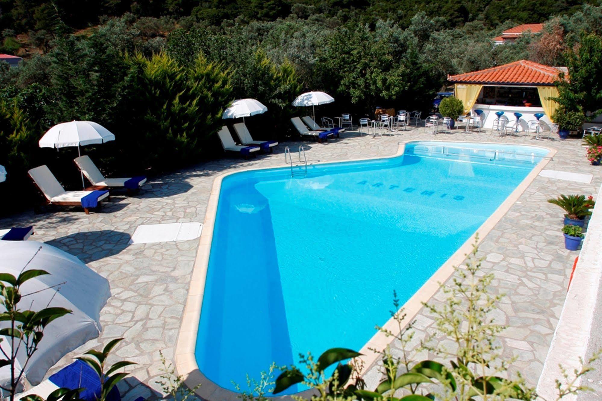 Artemis Bungalows Стафилос Екстериор снимка